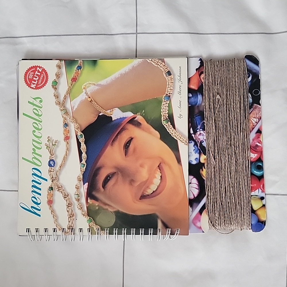 Klutz VINTAGE Hemp Bracelet How to Booklet with Hemp String